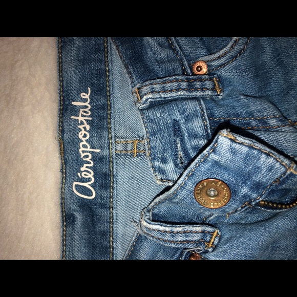 Clearance $10 AEROPOSTALE RIPPED JEANS - Picture 4 of 7
